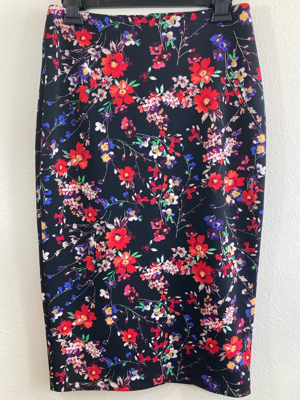 Express Floral Pencil Skirt Size 6 Black Multicolor Stretch Skirt